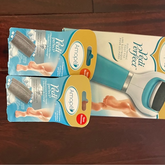 Pedi Perfect Electronic Foot File With Refill Roller Heads ….  ALL NEW IN BOX - Picture 4 of 4